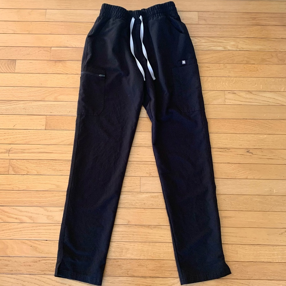 Figs High Waisted Black Yola Scrub Pant size Small Tall